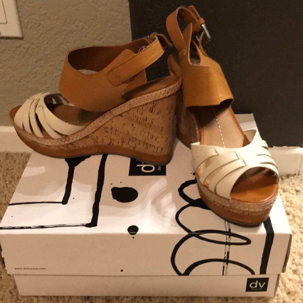 Gently Used Dolce Vita Wedge Jaslyn Women’s 8.5